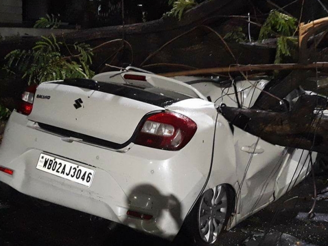 Hindistan'da şiddetli fırtına: 15 ölü